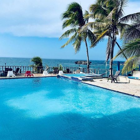 Apartmán Ventana Al Atlantico At Arecibo 681 Ocean Drive Islote Exteriér fotografie