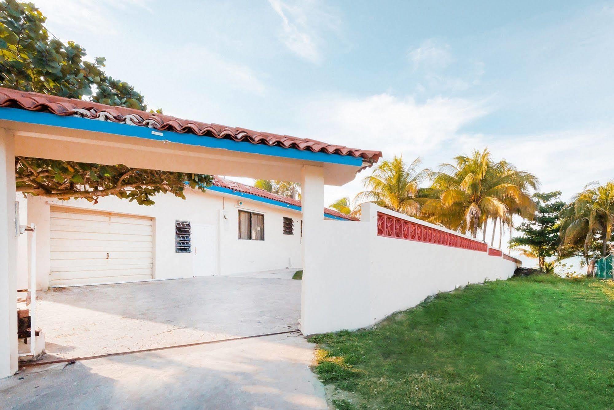 Apartmán Ventana Al Atlantico At Arecibo 681 Ocean Drive Islote Exteriér fotografie